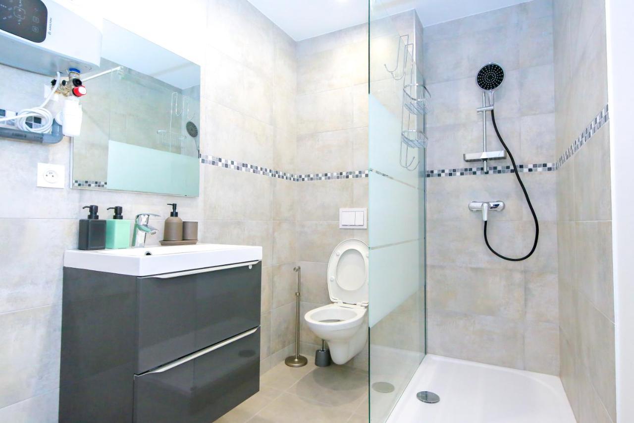Le Rhinoceros, T1 Hypercentre Chic Et Cosy, Wifi Par Sovalfi Apartment Сент Етиен Екстериор снимка